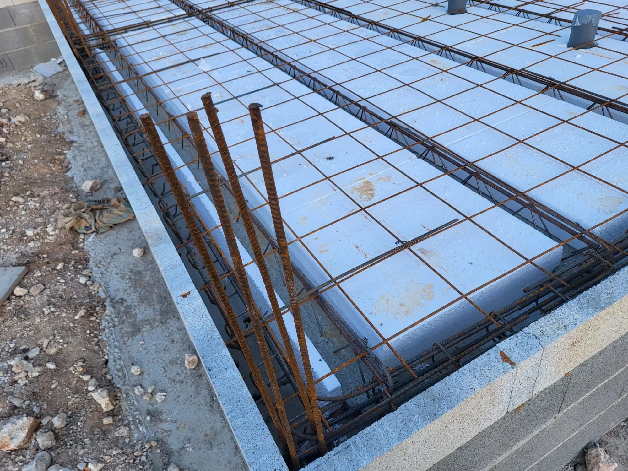Villa contemporaine dalle béton, photographie 3 du chantier